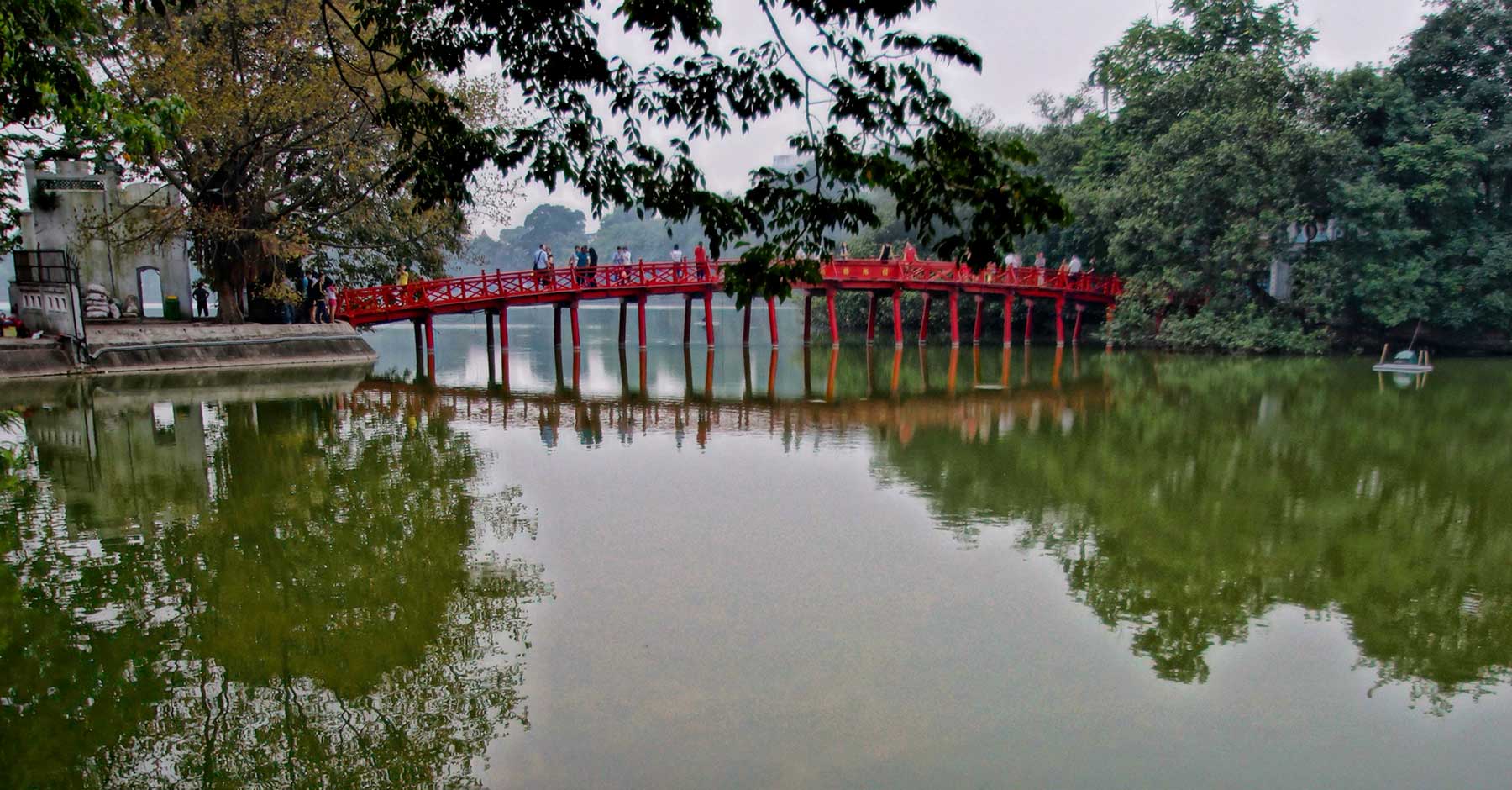 Lac de l’Épée restituée, Hanoi, Vietnam Lac de l'Épée restituée, Hanoi, Vietnam