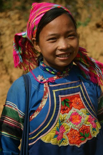 Jeune fille Phula - Vietnam © Retlaw Snellac / Flickr