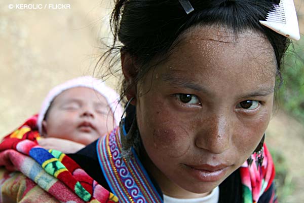 Jeune femme Hmong - Nord Vietnam © Kerolic / Flickr