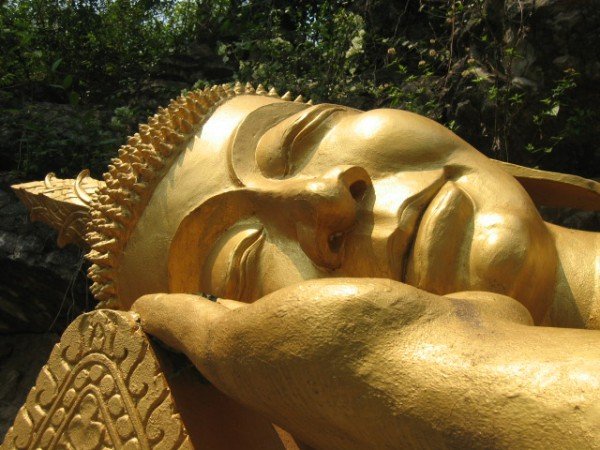 Bouddha couché - Mont Phousi, Luang Prabang par Charlotte Marillet