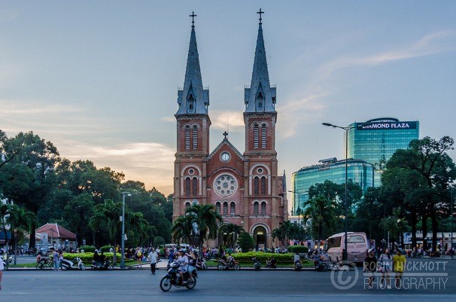 Cathédrale - Hô Chi Minh-Ville par Unplugged 