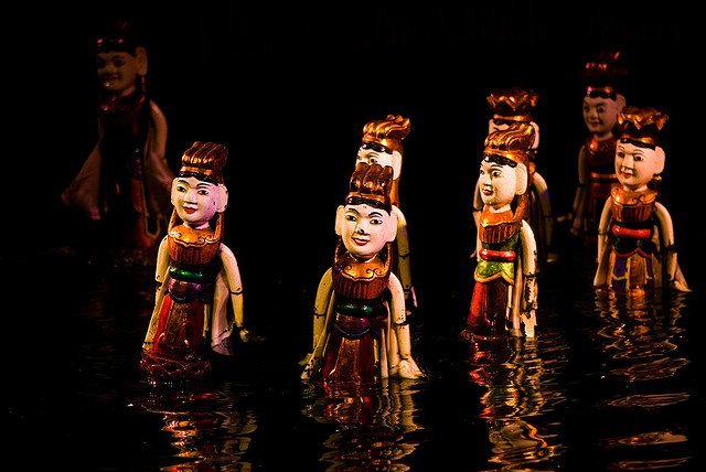 Spectacle des Marionnettes sur l'eau - Hanoï par Charles Chan