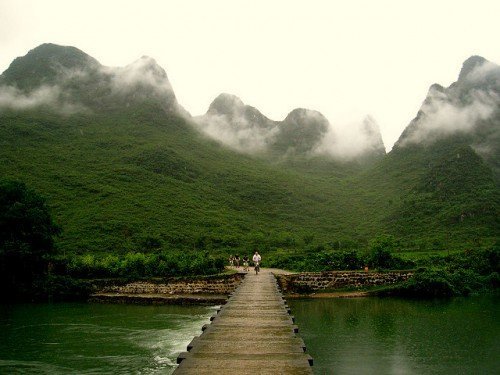 voyage-vietnam-tangka-fleuve-noir-velo