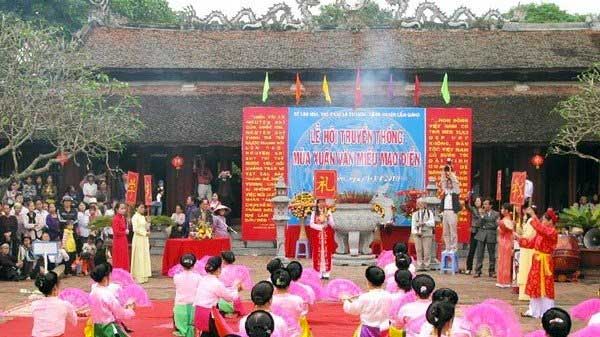 Fête traditionnelle tenue - Temple de la Littérature de Mao Diên, Câm Giang, province de Hai Duong, Vietnam